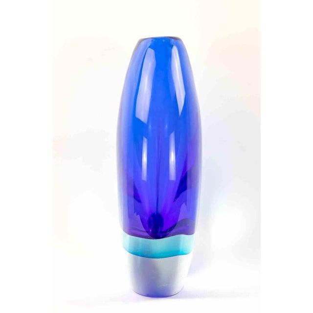 Vintage "Sommerso" vase realized by Flavio Poli in the 1970s. Excellent condition. This piece is attributed to the...