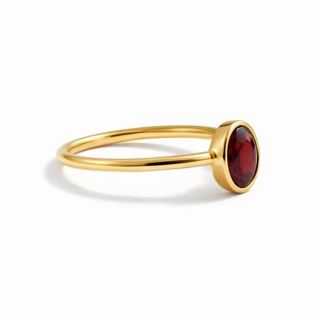 Contemporary Garnet Gemstone Gold Plated January Birthstone Ring in 925 Sterling Silver Us 7 For Sale - Image 3 of 3