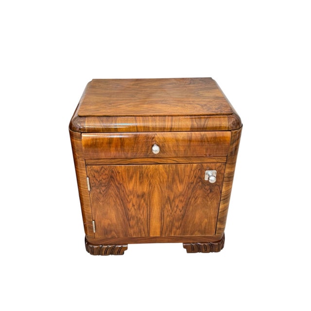 Art Deco Bauhaus Nightstands in Walnut and Walnut Root Veneer, Central Europe, 1930s, Set of 2 For Sale - Image 6 of 9