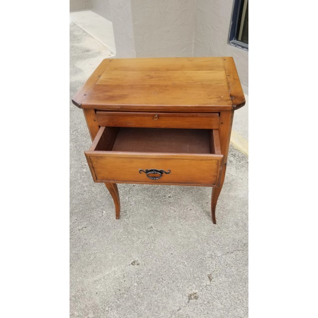 Charming highly detailed French Country style end table ...great for a variety of uses...bedside or between chairs in a...
