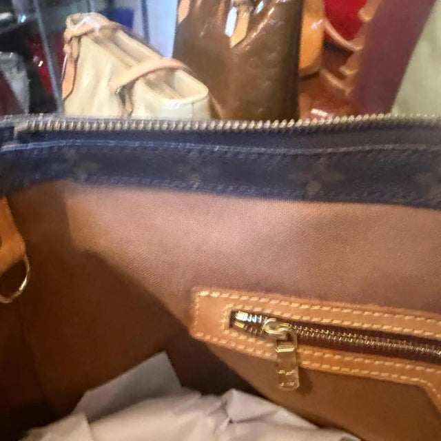 A 2000s Louis Vuitton Brown House's Signature Monogram Canvas Luco Tote Bag 8 For Sale - Image 17 of 17