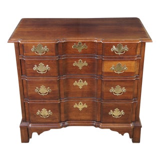 1970s Pennsylvania House Georgian Style Cherry Block Front Chest of Drawers Dresser For Sale