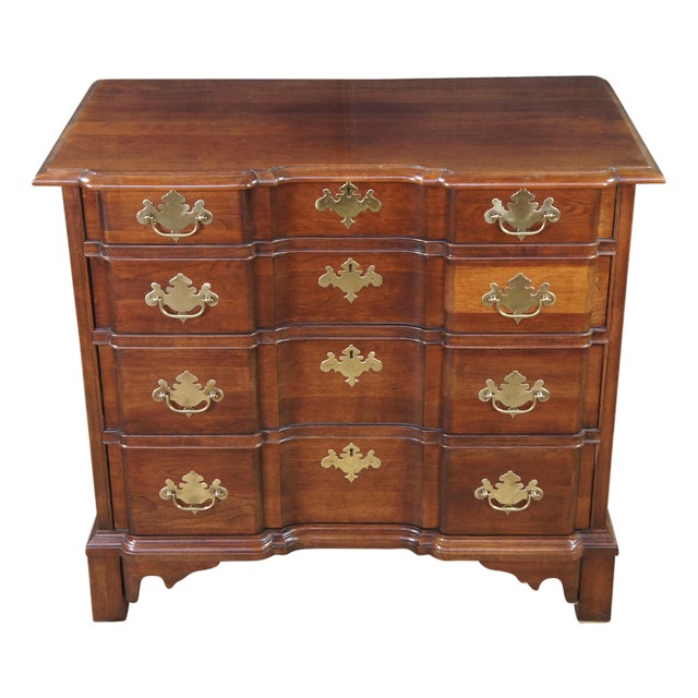1970s Pennsylvania House Georgian Style Cherry Block Front Chest of Drawers Dresser For Sale