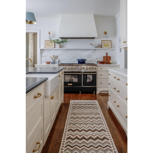 Contemporary Erin Gates by Momeni Abbot Neutral Chevron Wool Rug 2'3" X 8' Runner For Sale - Image 3 of 12