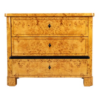 Biedermeier Chest of Drawers in Maple Burl, 1830 For Sale