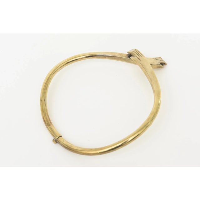 Modern Vintage Los Castillo Hallmarked Brass Interlocking Hands Collar Sculptural Necklace, 1950's For Sale - Image 3 of 12