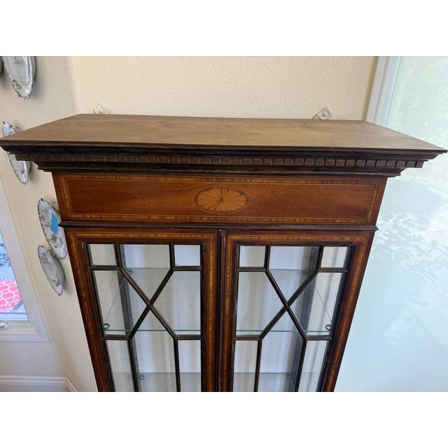 Hekman Copley Place Hepplewhite Style Mahogany Curio Cabinet For Sale In San Diego - Image 6 of 7
