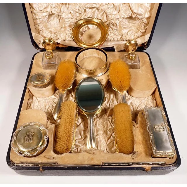 Silver Toiletteries from William Comyns & Sons, London, 1909, Set of 14 For Sale - Image 4 of 7