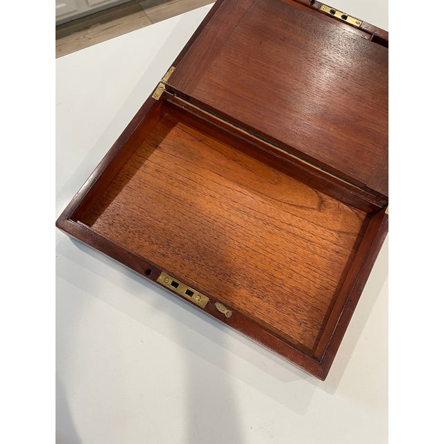 Early 19th Century English Mahogany & Brass-Inlaid Writing Slope/Lap Desk For Sale In Austin - Image 6 of 18
