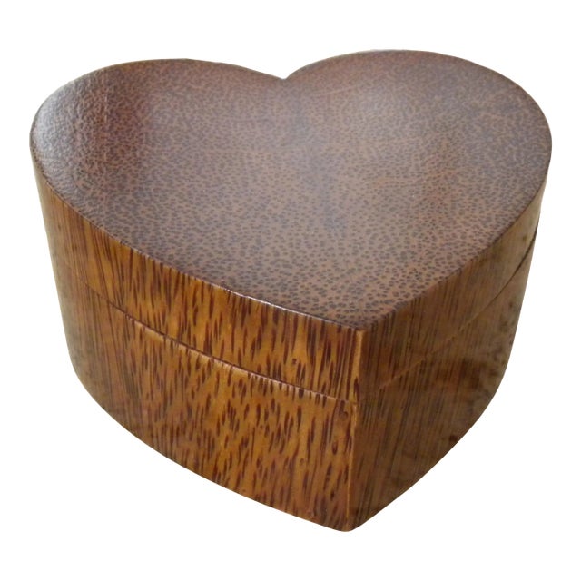 1990s Heart-Shaped Palm Wood Trinket Box For Sale