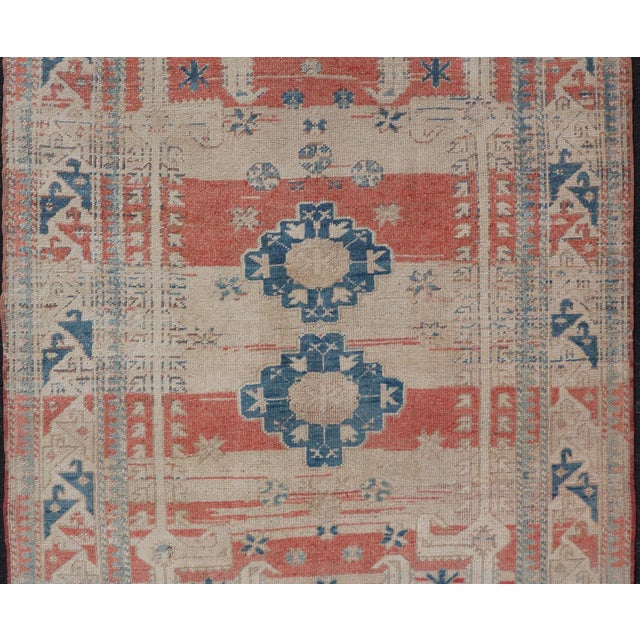 Tribal Medallion Design Vintage Turkish Oushak in Cream, Blue, and Terracotta 4'5 X 6'7 For Sale - Image 4 of 11
