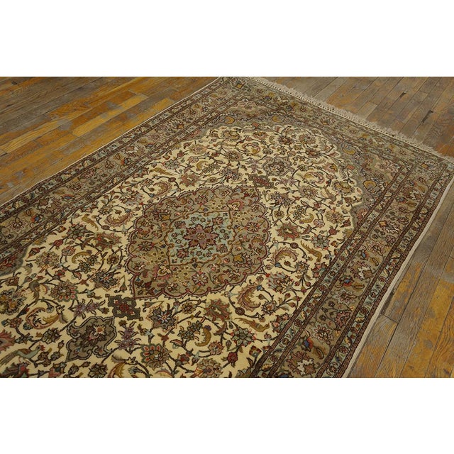1940s Traditional Mid-20th Century Ivory Medallion Tabriz Silk Highlights Rug For Sale - Image 4 of 4