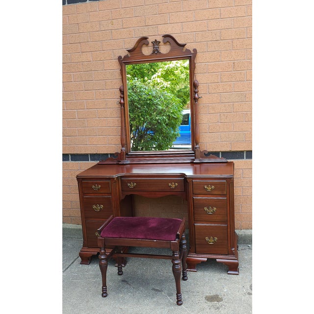 Wood Mid-Century Chippendale Mahogany Vanity Table With Mirror For Sale - Image 7 of 9
