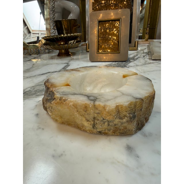 Vintage Natural-Edge Marble Ashtray – White & Gray Veined Stone For Sale - Image 4 of 7
