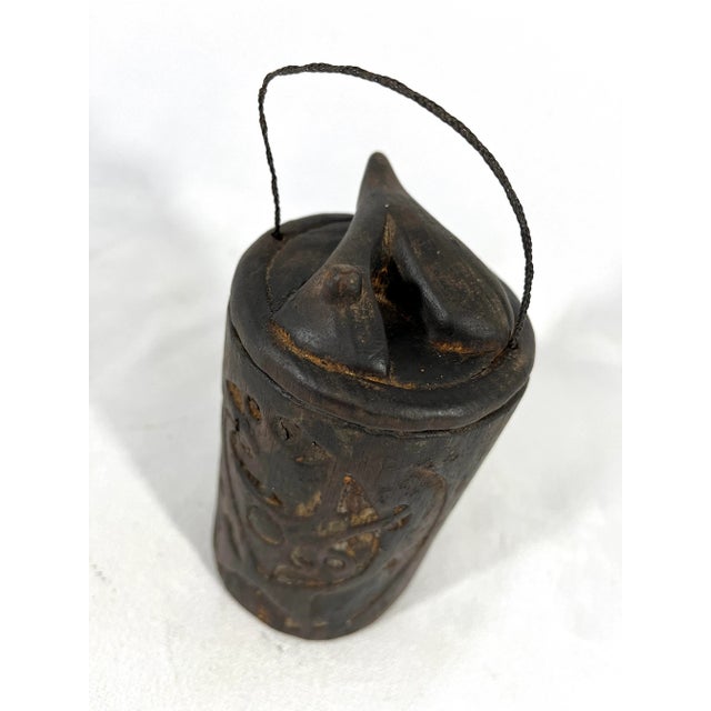 Mid 20th Century Primitive Asian Tribal Carved Wood Antique Storage Box (Dayak - Borneo) For Sale - Image 5 of 9
