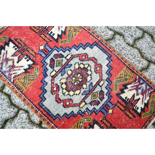 Turkish 1960s Vintage Oushak Farmhouse Rug For Sale - Image 3 of 6