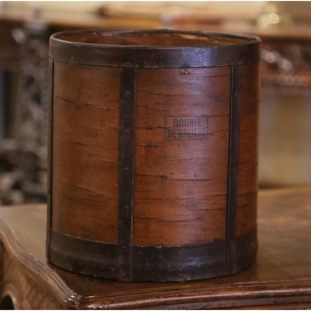 19th Century French Wood and Iron Double Decaliter Grain Measure For Sale In Dallas - Image 6 of 9