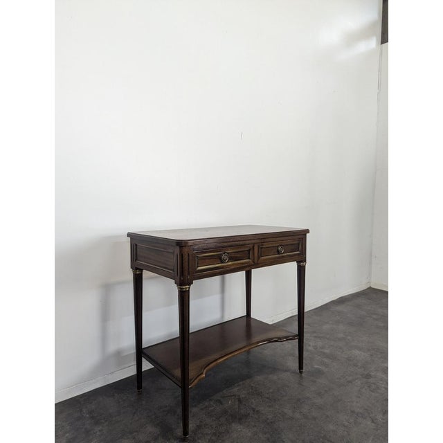 Louis XVI Console Table, in Very Good conditions.