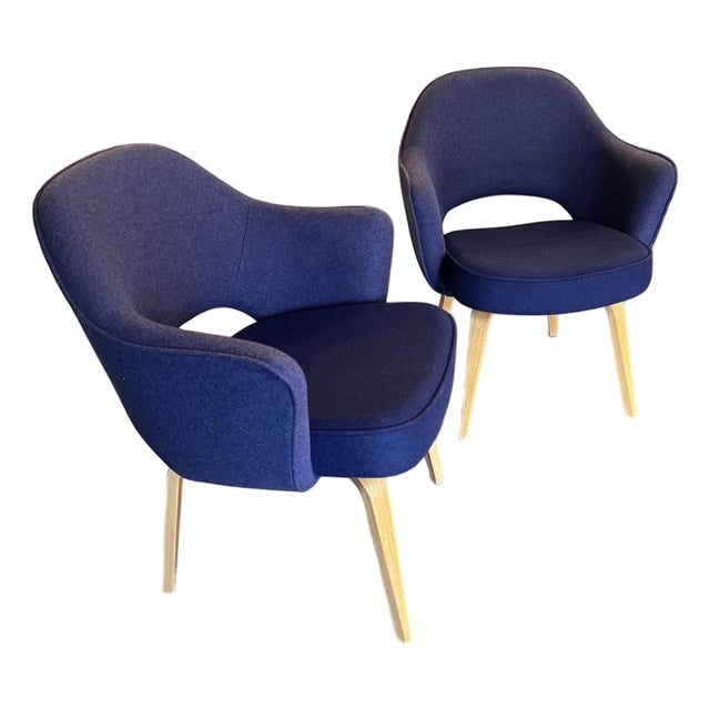 Saarinen Executive Armchairs – Reproduction With Wood Legs (Set of 2) For Sale