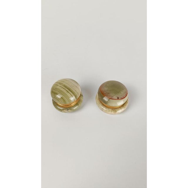 Mid-Century Modern Pill Boxes in Green Onyx Marble and Gilt Metal, 1970s, Set of 2 For Sale - Image 6 of 18