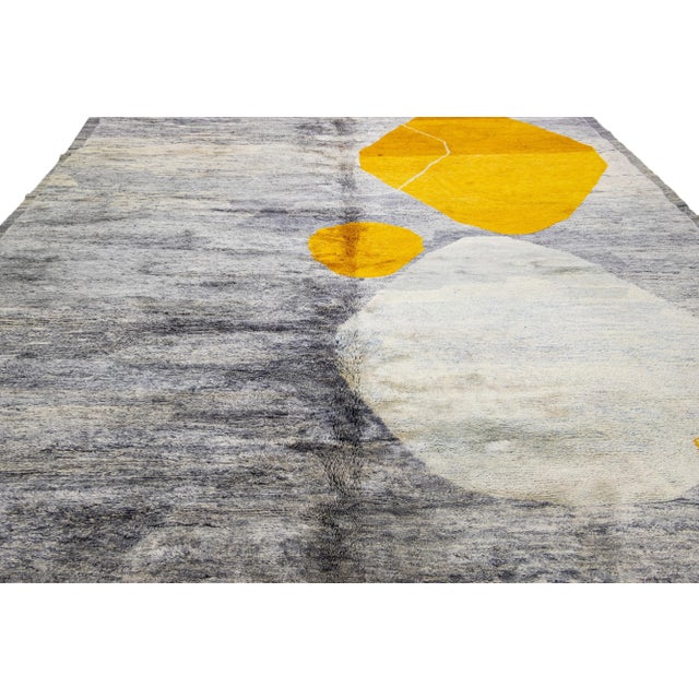 Abstract Abstract Modern Moroccan Handmade Gray Wool Rug For Sale - Image 3 of 12