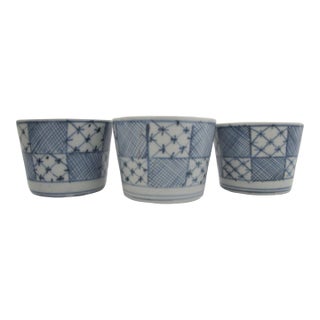 Japanese Edo Blue & White Patchwork Soba Choko Noodle Bowl or Tea Cup Set of 3 For Sale