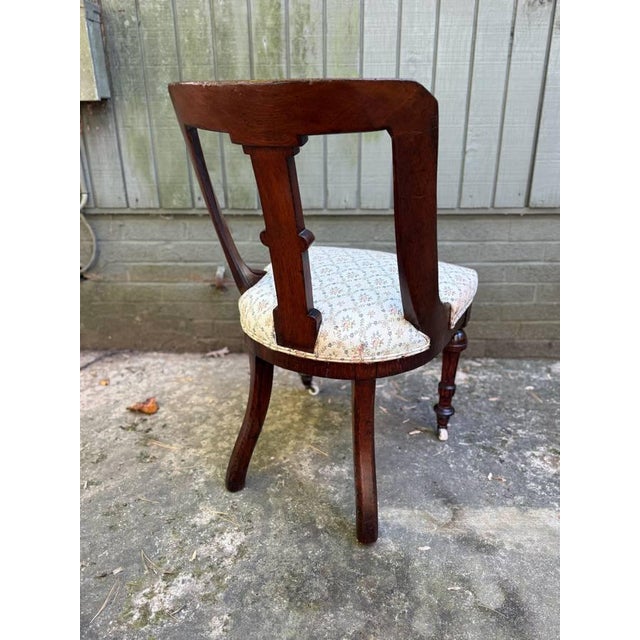 Early 20th Century Victorian Gondola Style Side Chair For Sale - Image 4 of 18