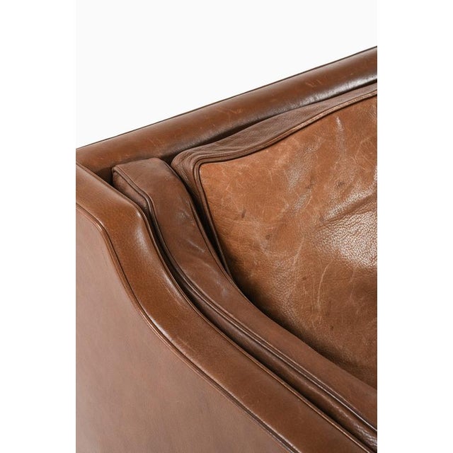 Børge Mogensen Sofa in Teak and Original Leather Model 2213 attributed to Børge Mogensen, 1963 For Sale - Image 4 of 8