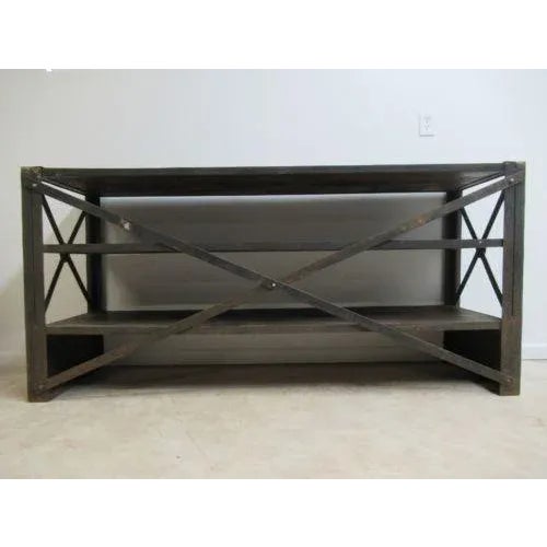 Great shape.... minor wear and a few scratches. see photos as they are considered part of the description