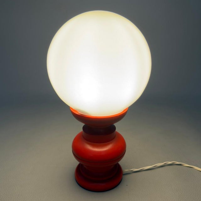 An extraordinarily rare piece with undeniable modernist charm, a true design gem ideal for collectors of designer lighting...