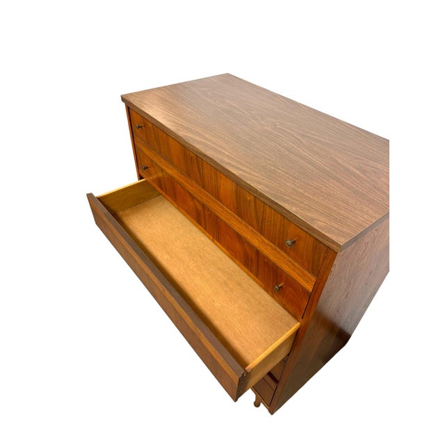 1950s Vintage Mid-Century Modern Walnut Dresser Set - 6 Drawer Lowboy & 4-Drawer Highboy Chest of Drawers - Set of 2 For Sale - Image 10 of 11