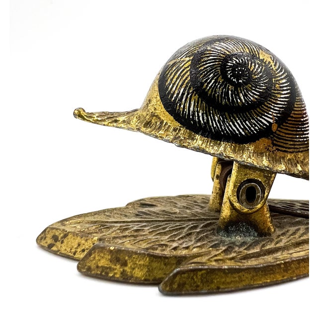 Vintage Allied Brass Brass Snail Memo Clip & Wall Note Holder on Leaf Base – Hollywood Regency / Naturalistic For Sale - Image 10 of 11