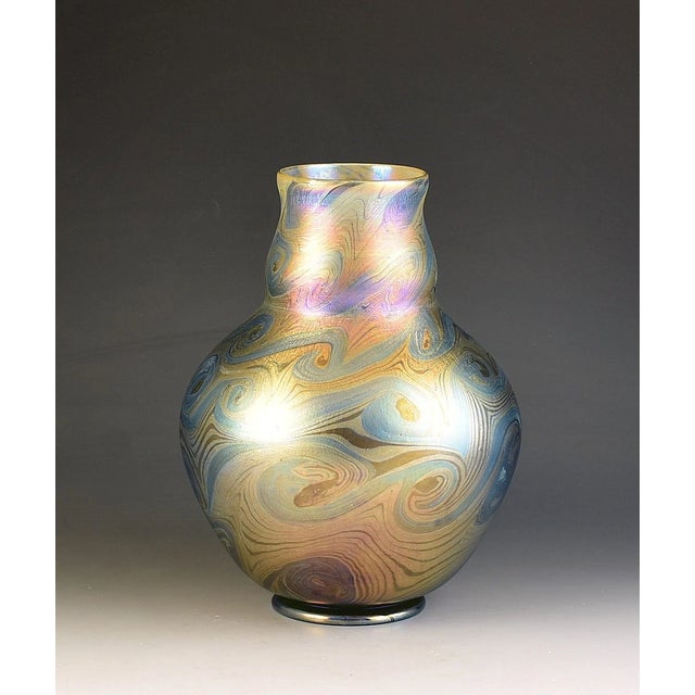 Tiffany Studios Rare Tiffany Studios Large Favrile Glass Vase – Louis Comfort Tiffany C. 1894, Iridescent Gold & Blue Swirl For Sale - Image 4 of 7