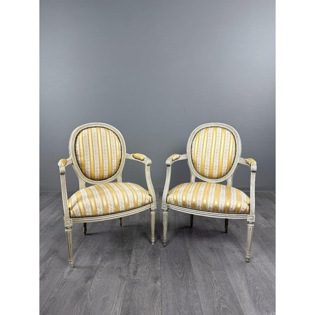 20th Century Louis XVI Medallion Armchairs with Ottoman, Set of 3 For Sale - Image 3 of 13