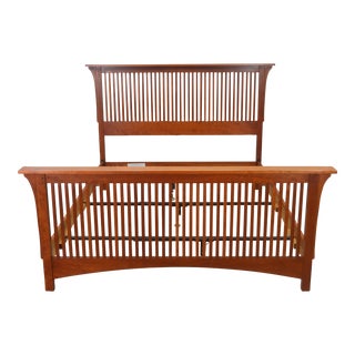 Stickley Queen Mission Arts & Craft Cherry Spindle Bed For Sale