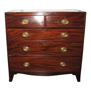 Early 19th Century Federal Style Mahogany Chest of Drawers For Sale