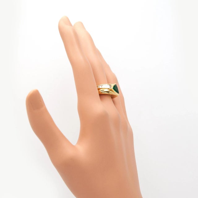 18k Yellow Gold Emerald and Diamond Ring, Size 6.25 For Sale - Image 4 of 14
