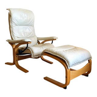 Ingmar Relling for Ekornes Vintage Leather Siesta Recliner Chair With Ottoman For Sale