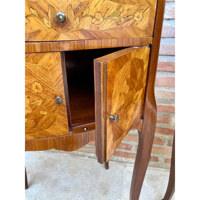 French Pair of French Marquetry Bedside Tables with Drawer and Cabinet, 1940s For Sale - Image 3 of 13