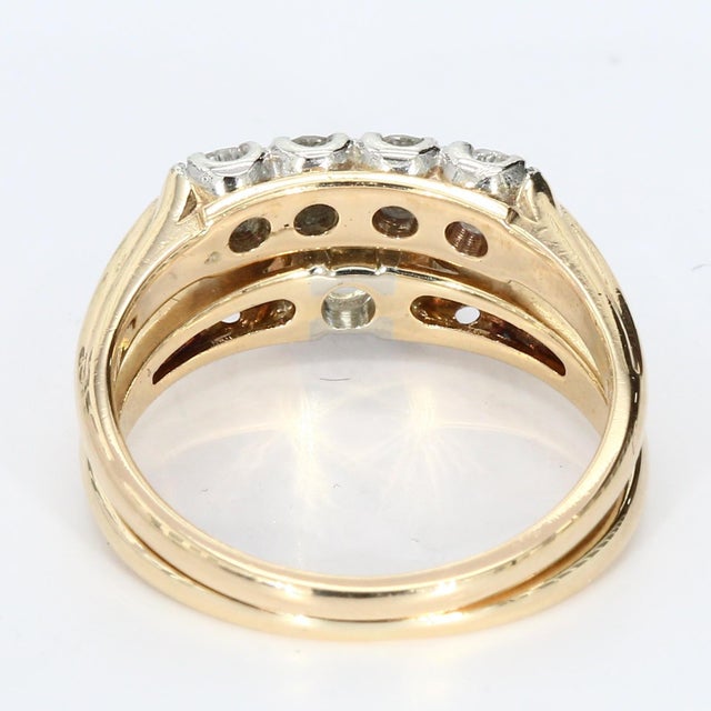 Contemporary 14k Yellow Gold Wedding Ring With 0.5ct Brilliant White Diamond For Sale - Image 3 of 5