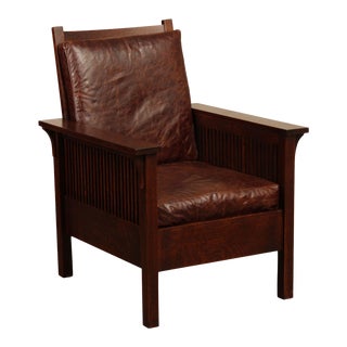 Stickley Mission Collection Oak and Leather Spindle Lounge Chair For Sale