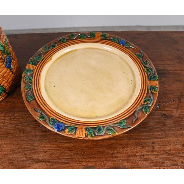 Majolica Beehive Cheese Dish in Porcelain from Minton For Sale - Image 3 of 6