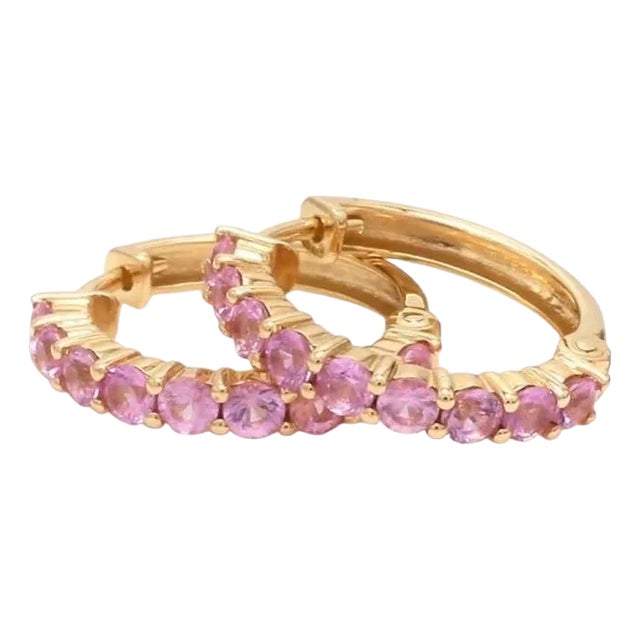 1.91 CTs Natural pink sapphire earrings in 18k gold For Sale