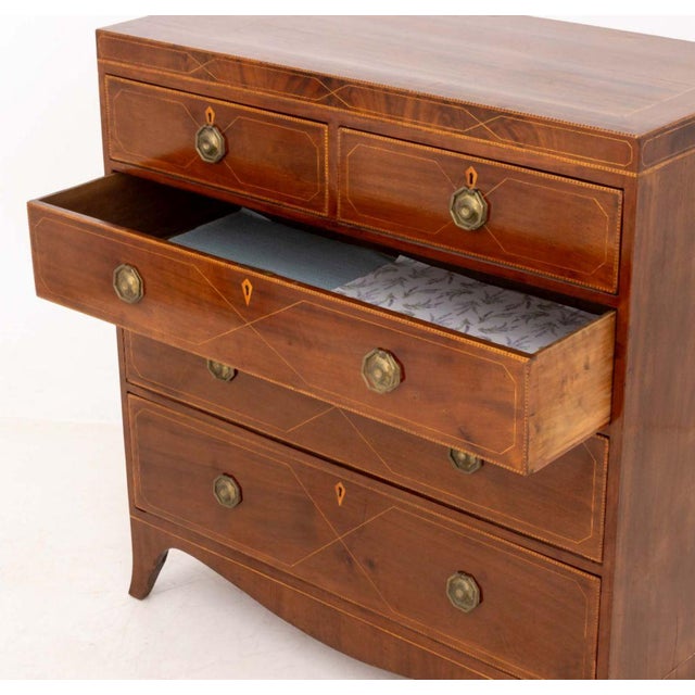 Wood American Federal Mahogany Chest of Drawers For Sale - Image 7 of 10