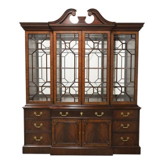 Late 20th Century Henkel Harris 2377 29 Flame Mahogany Breakfront China Display Cabinet For Sale