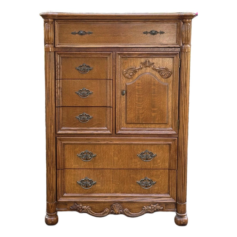 Stanley Furniture Quarter Sawn Oak Victorian Gentleman Chest