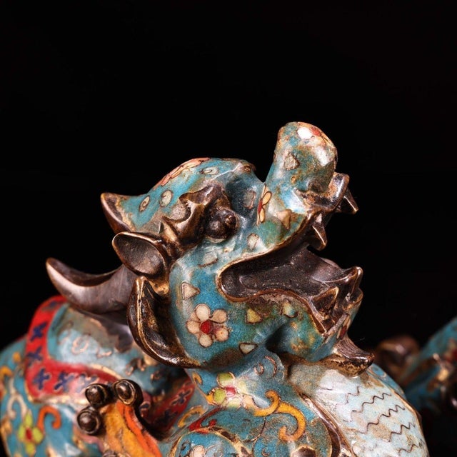 Pair of Vintage Cloisonne Enamel Guardian Lions – 5.9" Foo Dog Figures For Sale - Image 9 of 10