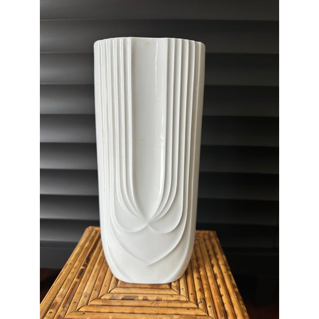 Vintage 1970’s Art Deco Revival Porcelain Vase in Warm White by Hutschenreuther For Sale - Image 9 of 9