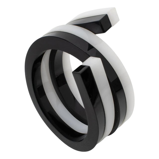 Black and White Multi-Layer Lucite Coiled Bracelet Bangle For Sale