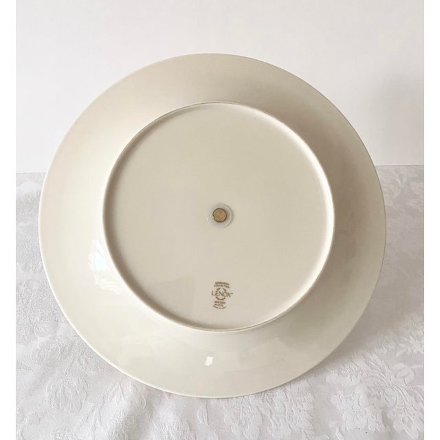Traditional Lenox Holiday Round Serving Plate With Handle Excellent Condition Late 20th Century For Sale - Image 3 of 11